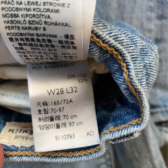 Brand new Levi’s 70s flare jeans. 28x32 - Picture 3 of 4